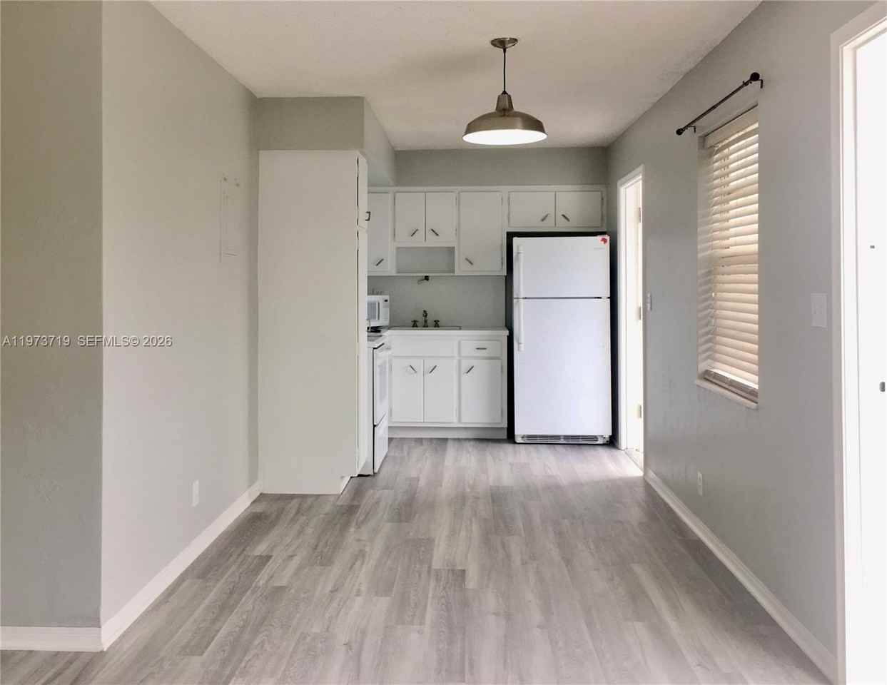 1710 Madison St #7 - Photo 5 of 12