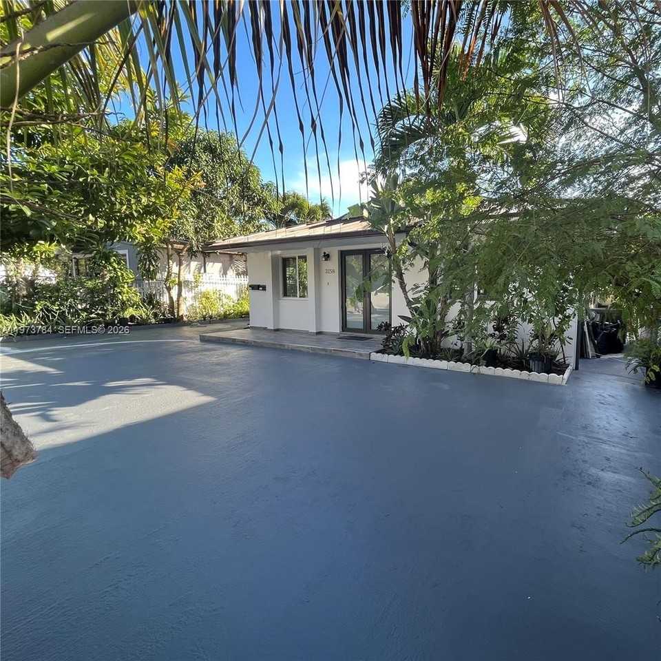 3156 Sw 16th St #3158 - Photo 2 of 16