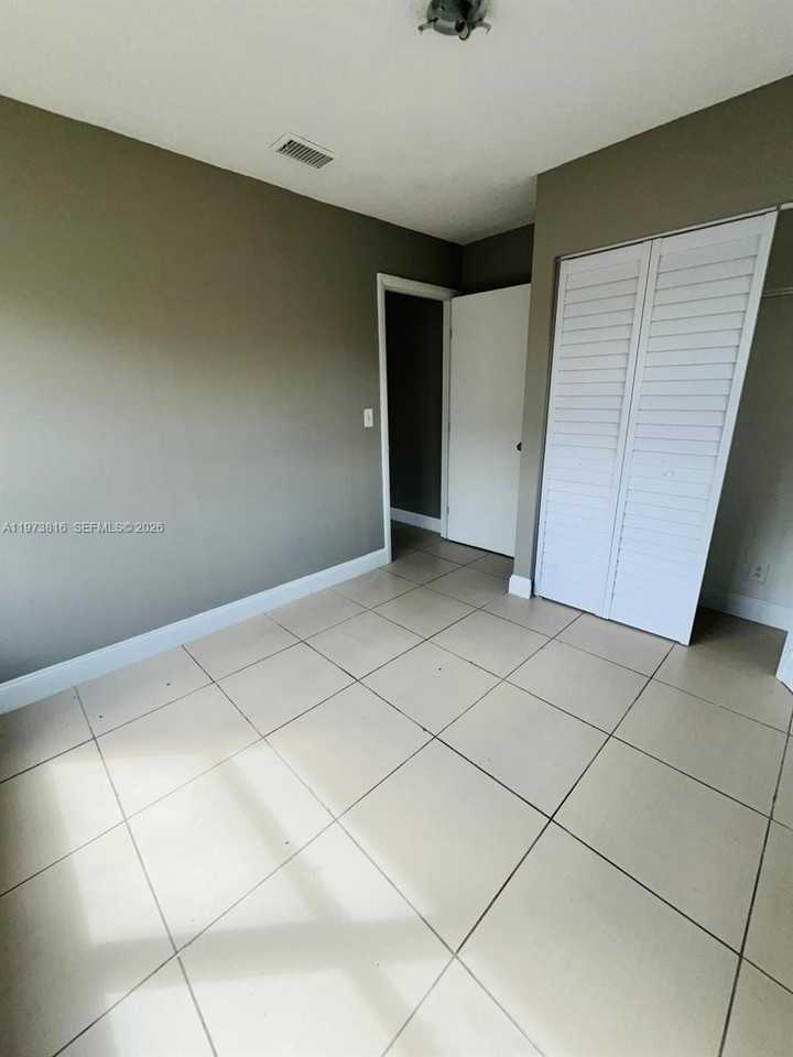 7701 Sw 10th Ct #3 - Photo 7 of 11