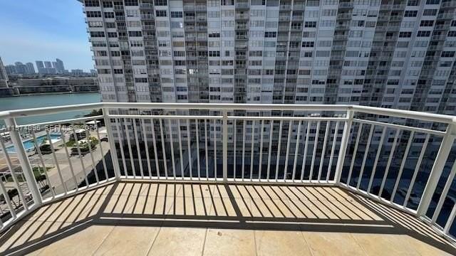 18051 Biscayne Blvd #1103 - Photo 6 of 20