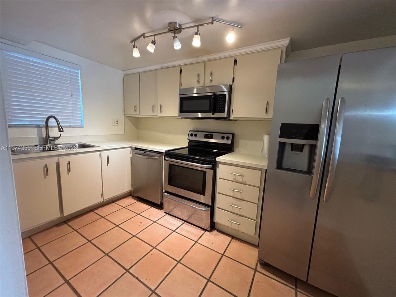 210 Nw 87th Ave #L219 - Photo 3 of 16