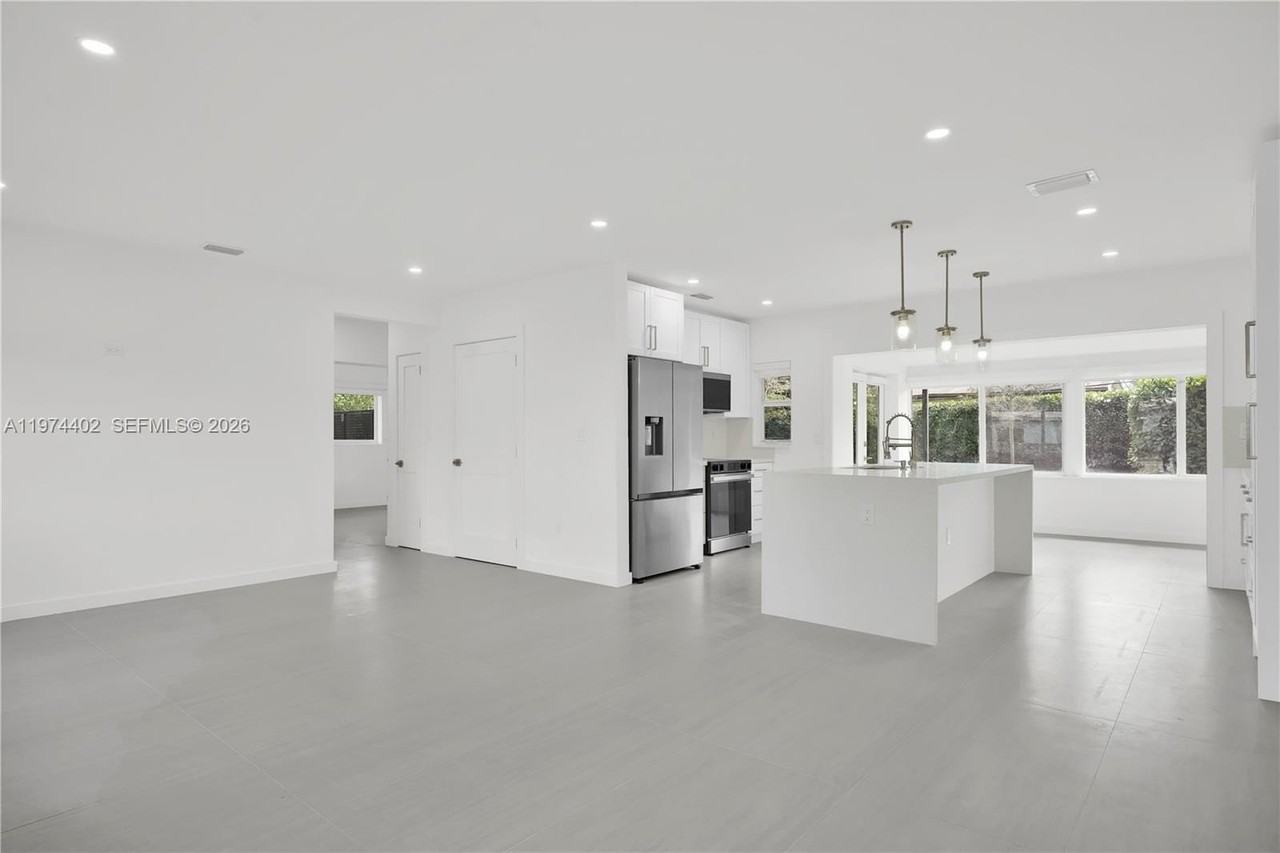 7030 Sw 58th St - Photo 2 of 16