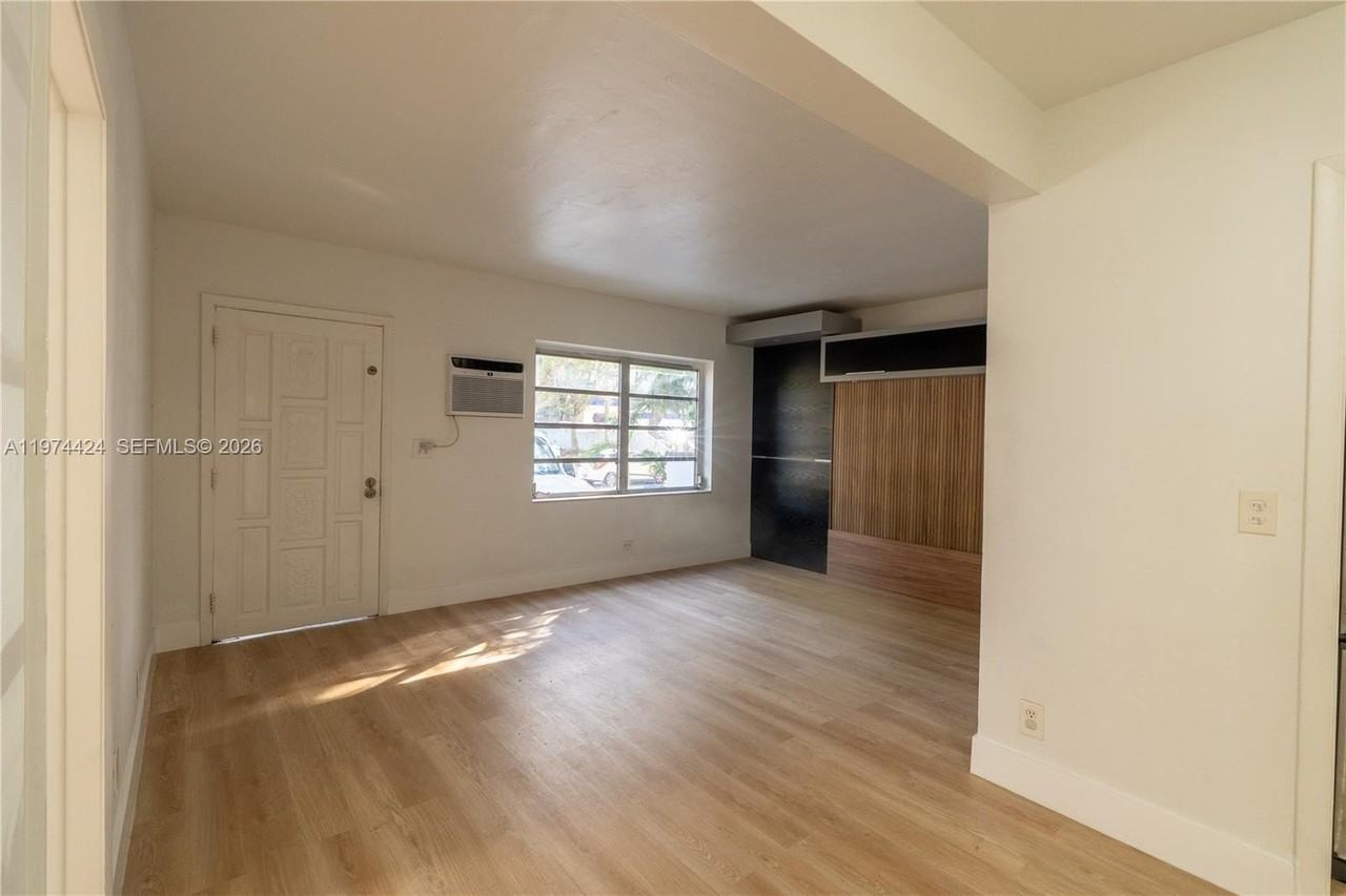 3665 Sw 16th St #3665 - Photo 6 of 24