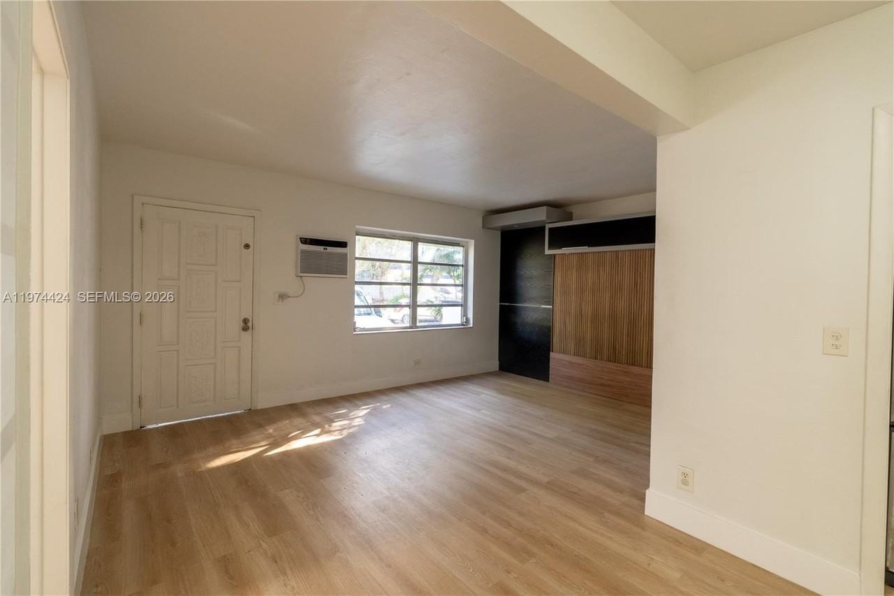 3665 Sw 16th St #3665 - Photo 7 of 24