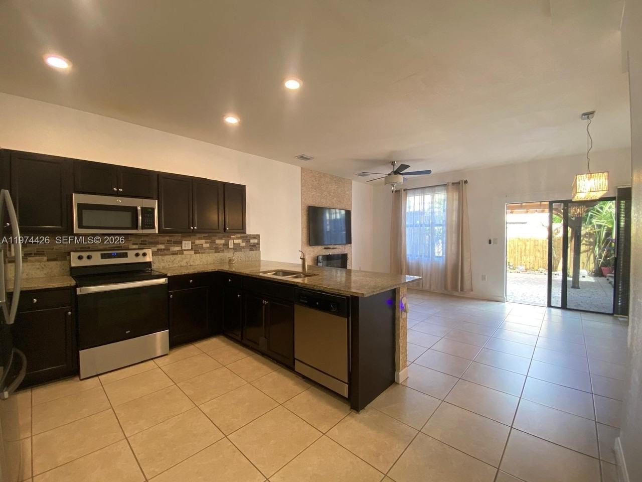 11543 Sw 248th Ln - Photo 3 of 38