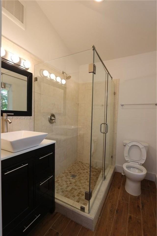 2436 Sw 19th Ave - Photo 4 of 24