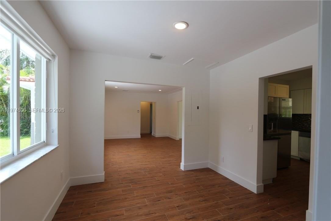 2436 Sw 19th Ave - Photo 5 of 24