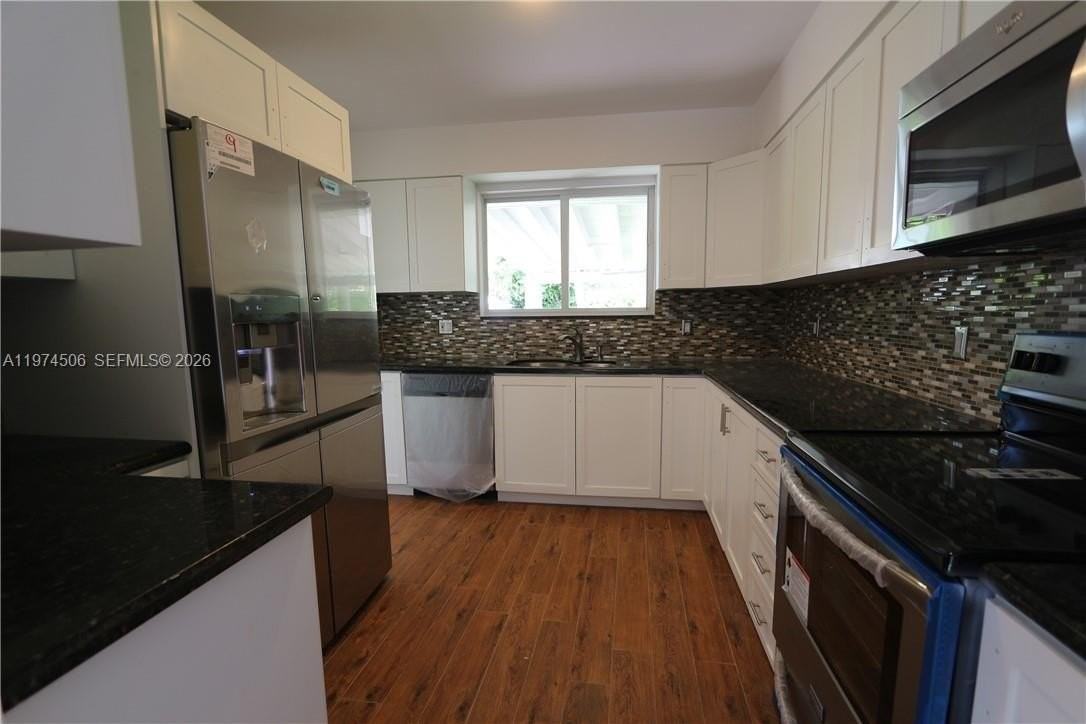 2436 Sw 19th Ave - Photo 6 of 24