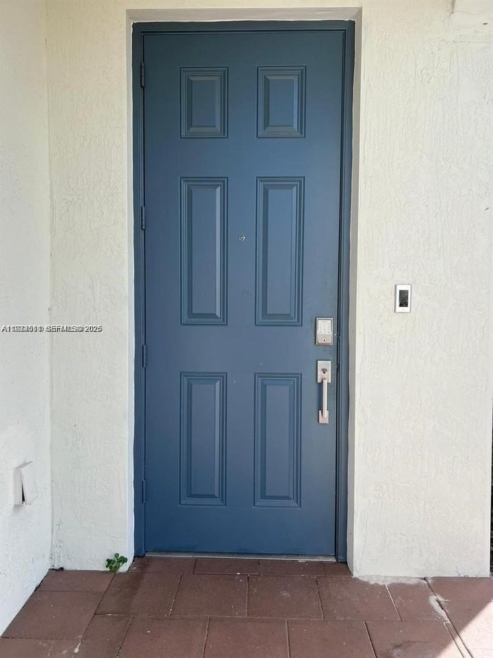 11001 W 33rd Way - Photo 2 of 21