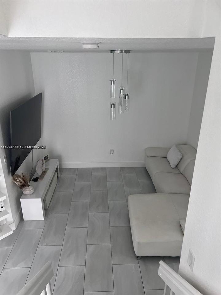 11001 W 33rd Way - Photo 6 of 21