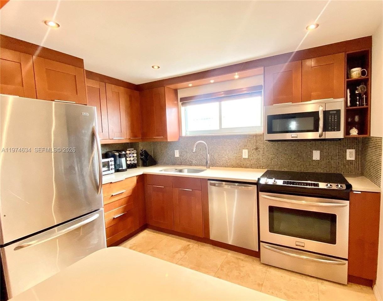 1750 James Ave #7D - Photo 4 of 11