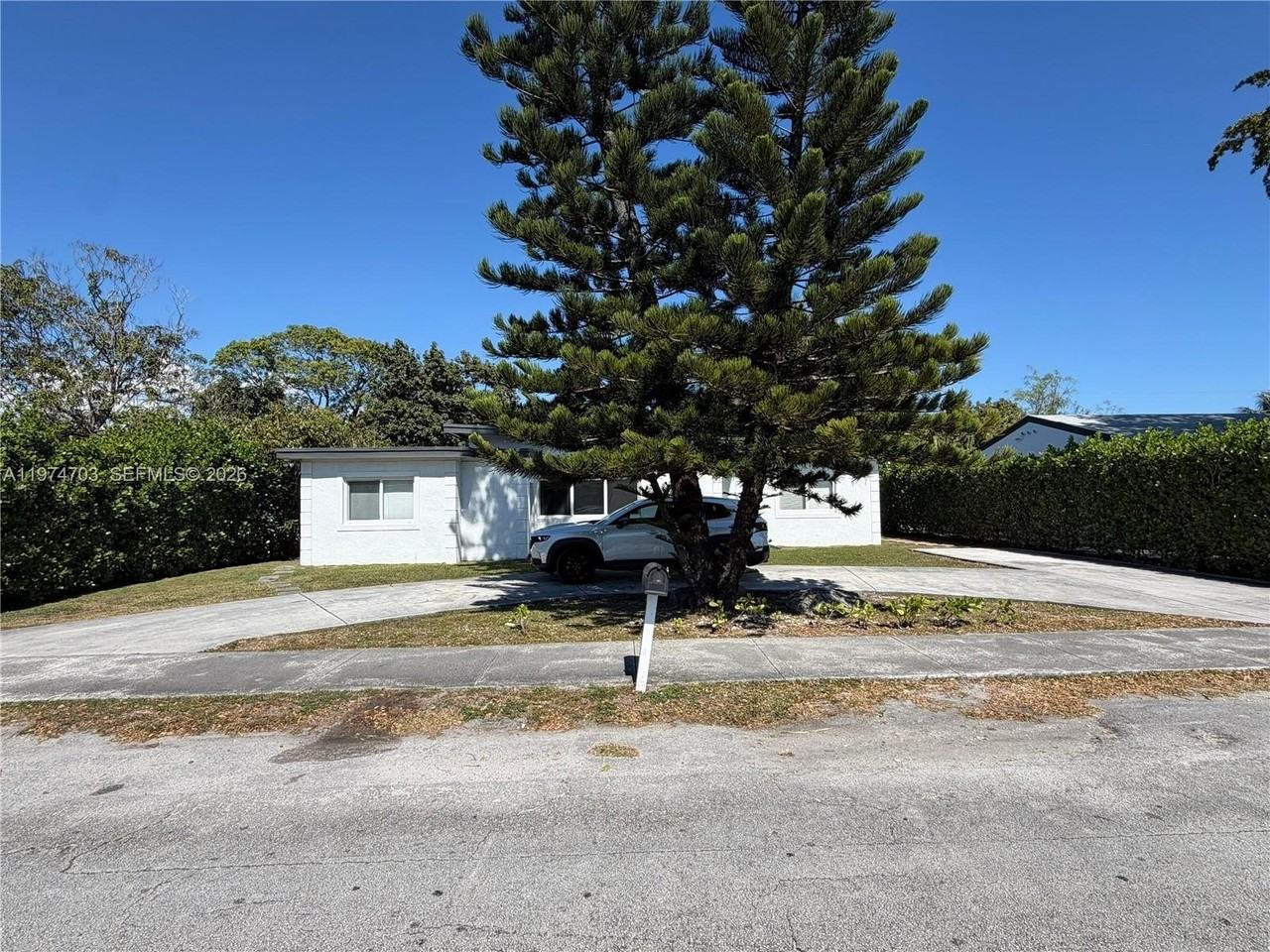 59 Nw 115th St #0 - Photo 3 of 20