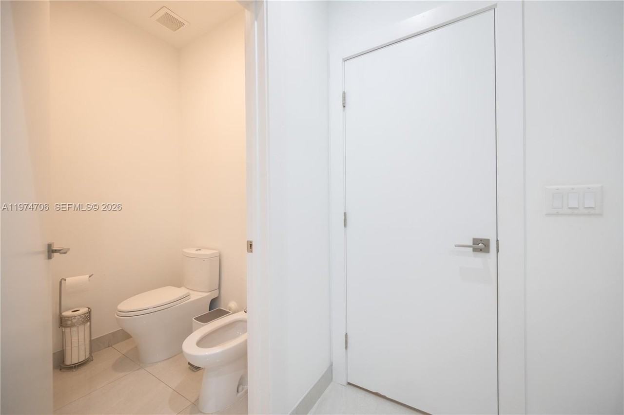 10366 Nw 68th Ter #0 - Photo 4 of 50