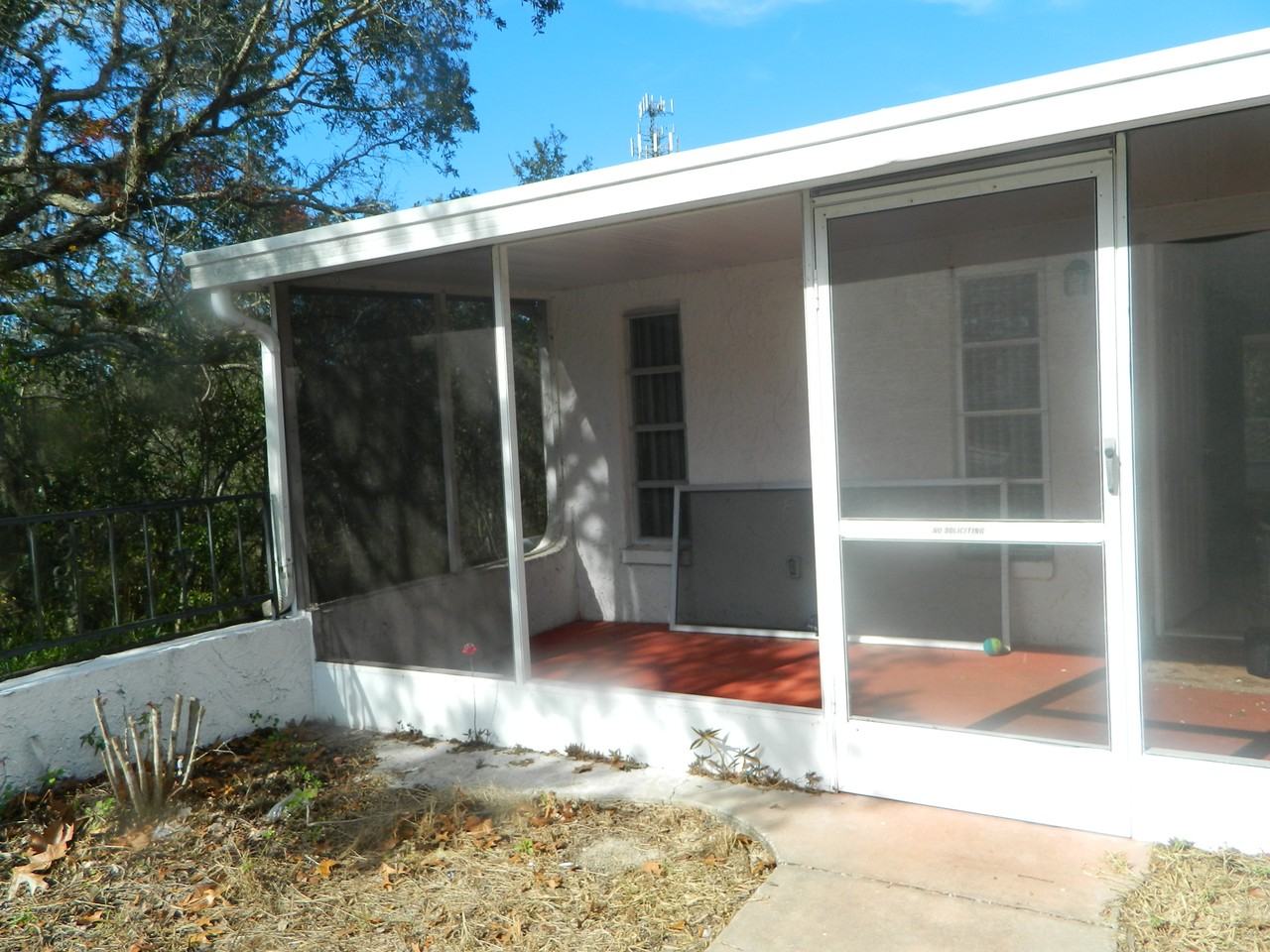 7371 Canterbury St - Photo 3 of 11