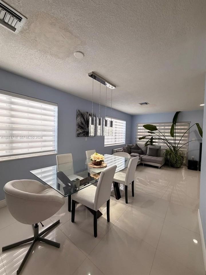 1461 Nw 137th St #1461 - Photo 6 of 20