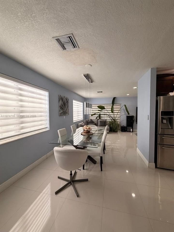 1461 Nw 137th St #1461 - Photo 7 of 20