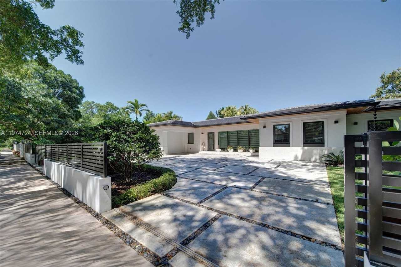 1117 Alfonso Ave - Photo 4 of 42