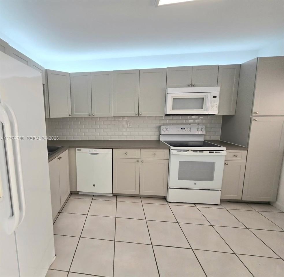 15081 Sw 127th Ct - Photo 6 of 20