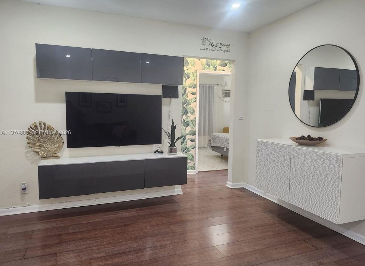 11220 Ne 11th Pl #11220 - Photo 6 of 24