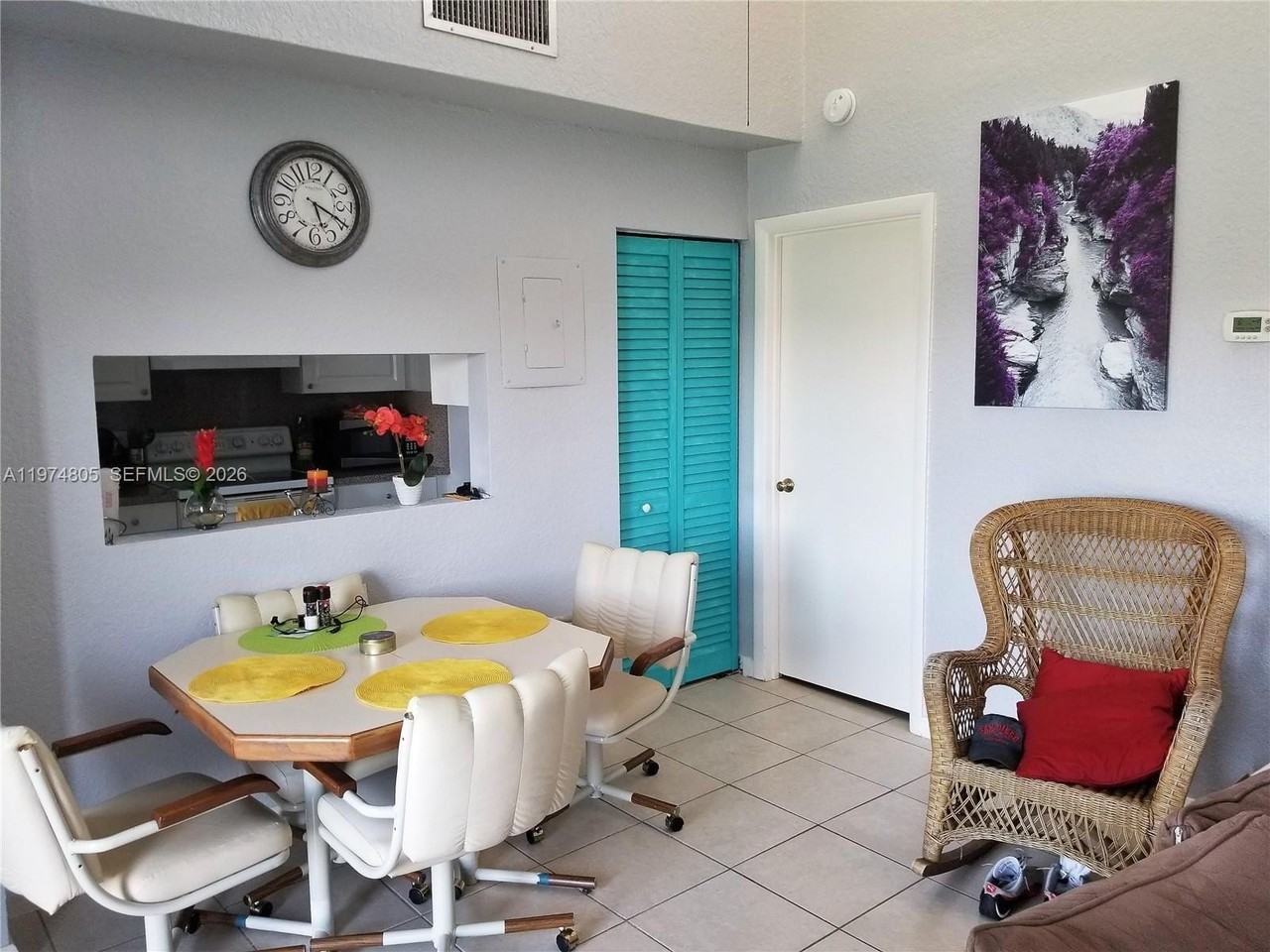 1361 Sandpiper Blvd - Photo 6 of 18