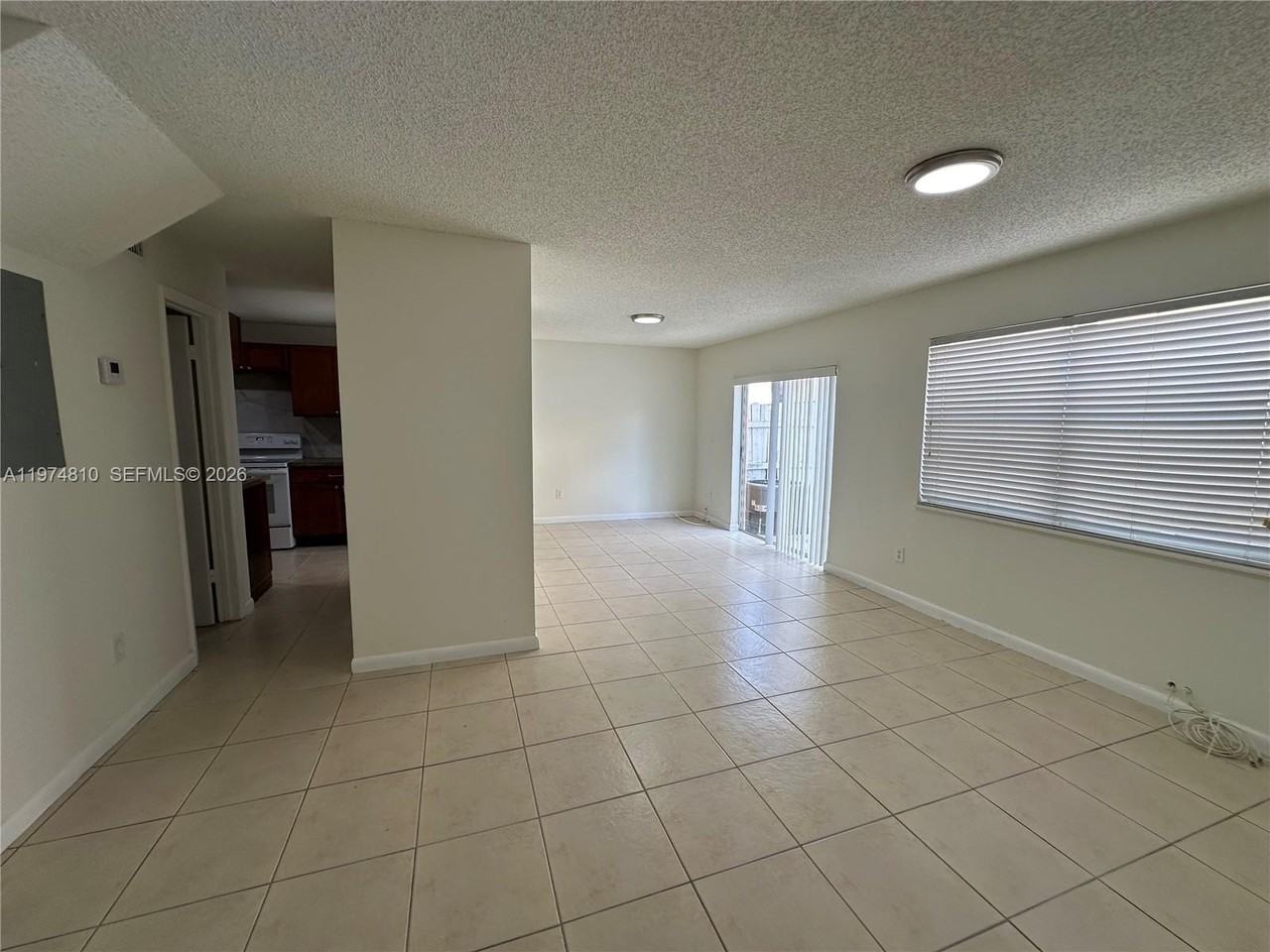 65 Ne 12th Ave #65 - Photo 5 of 18