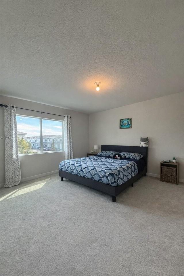 1081 Nw 5th St - Photo 7 of 13