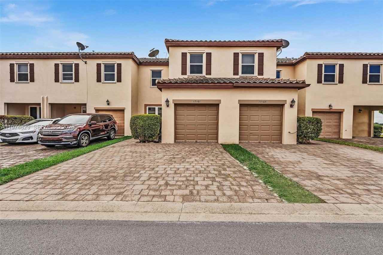 17161 Sw 96th St - Photo 2 of 13