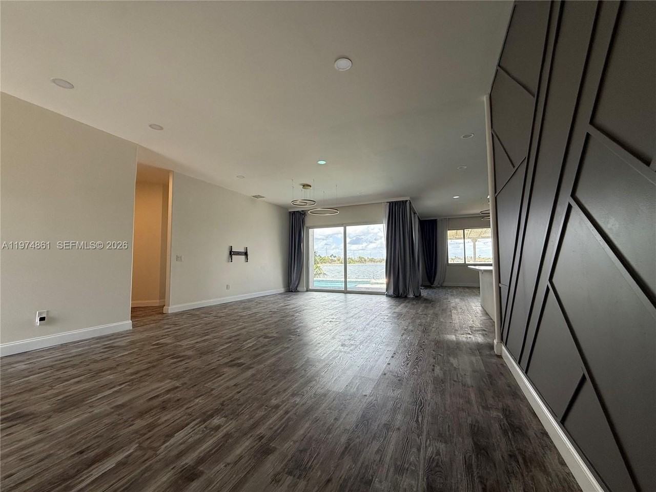 18335 Nw 12th St - Photo 4 of 21