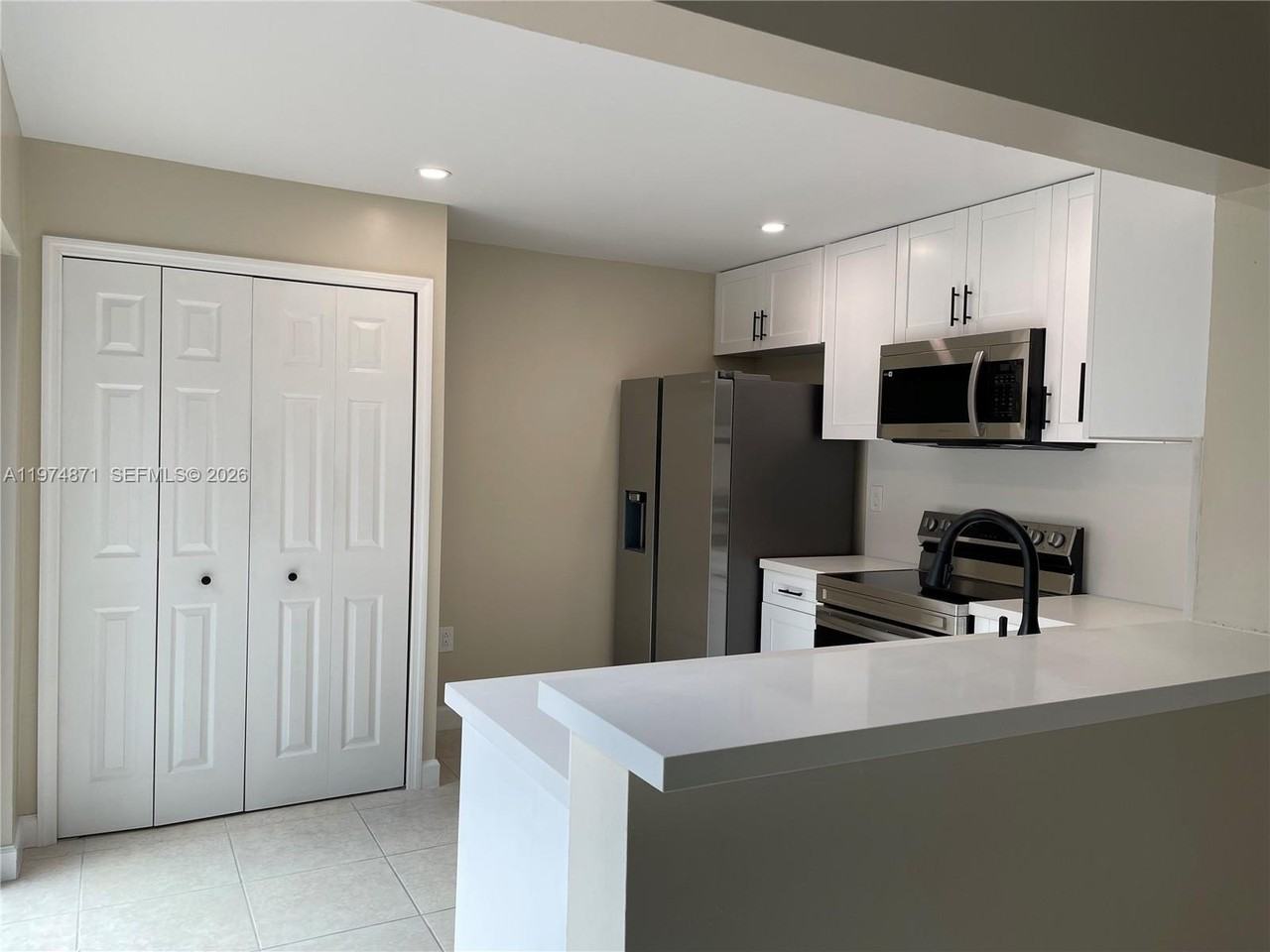 4702 Sw 67th Ave #O19 - Photo 7 of 21