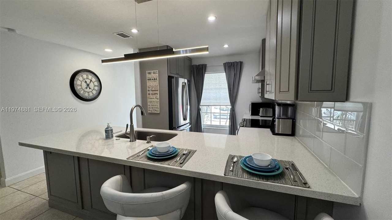 405 Bennington Ln #405 - Photo 4 of 27