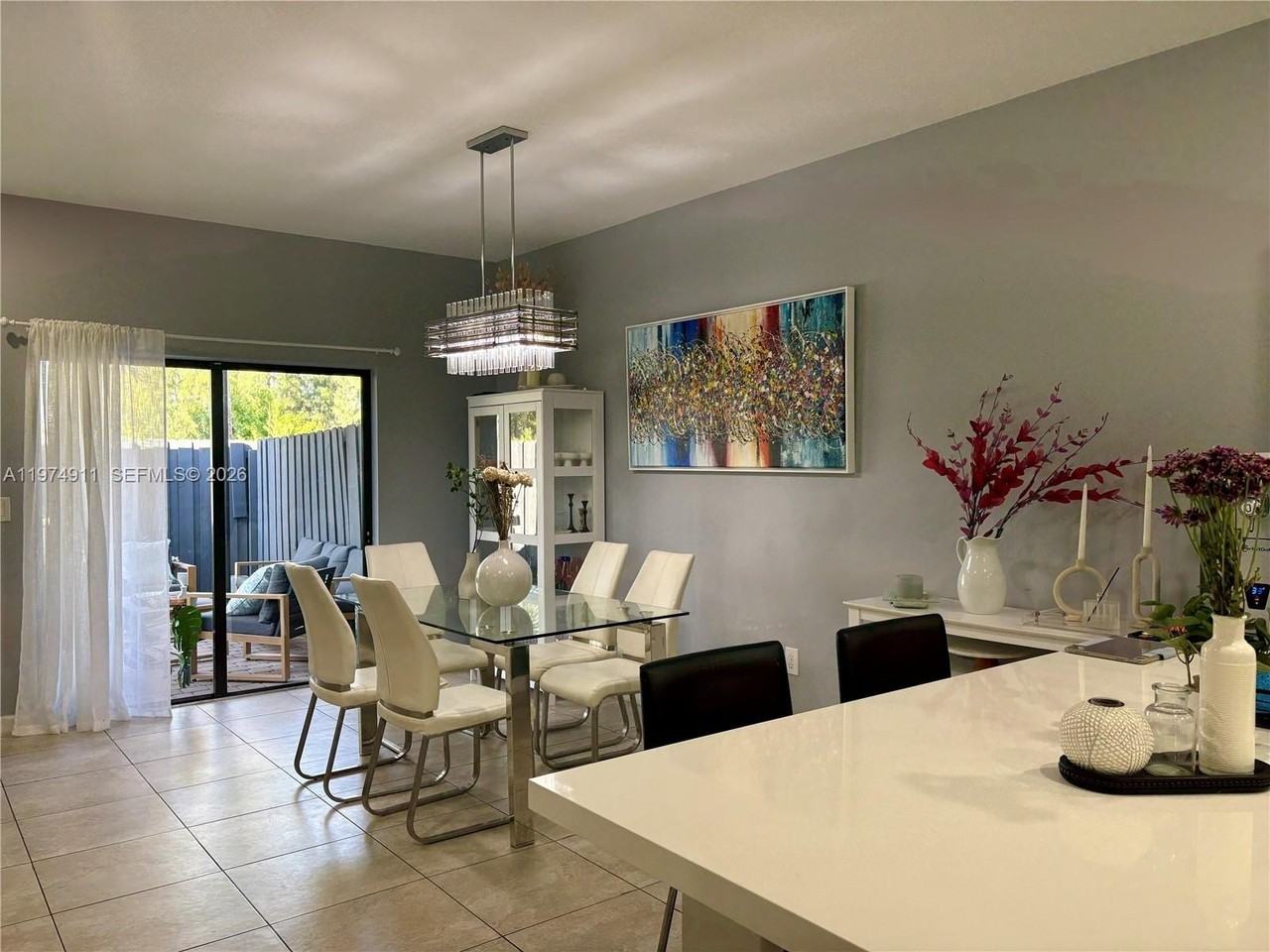 10233 Nw 89th Ter - Photo 5 of 30