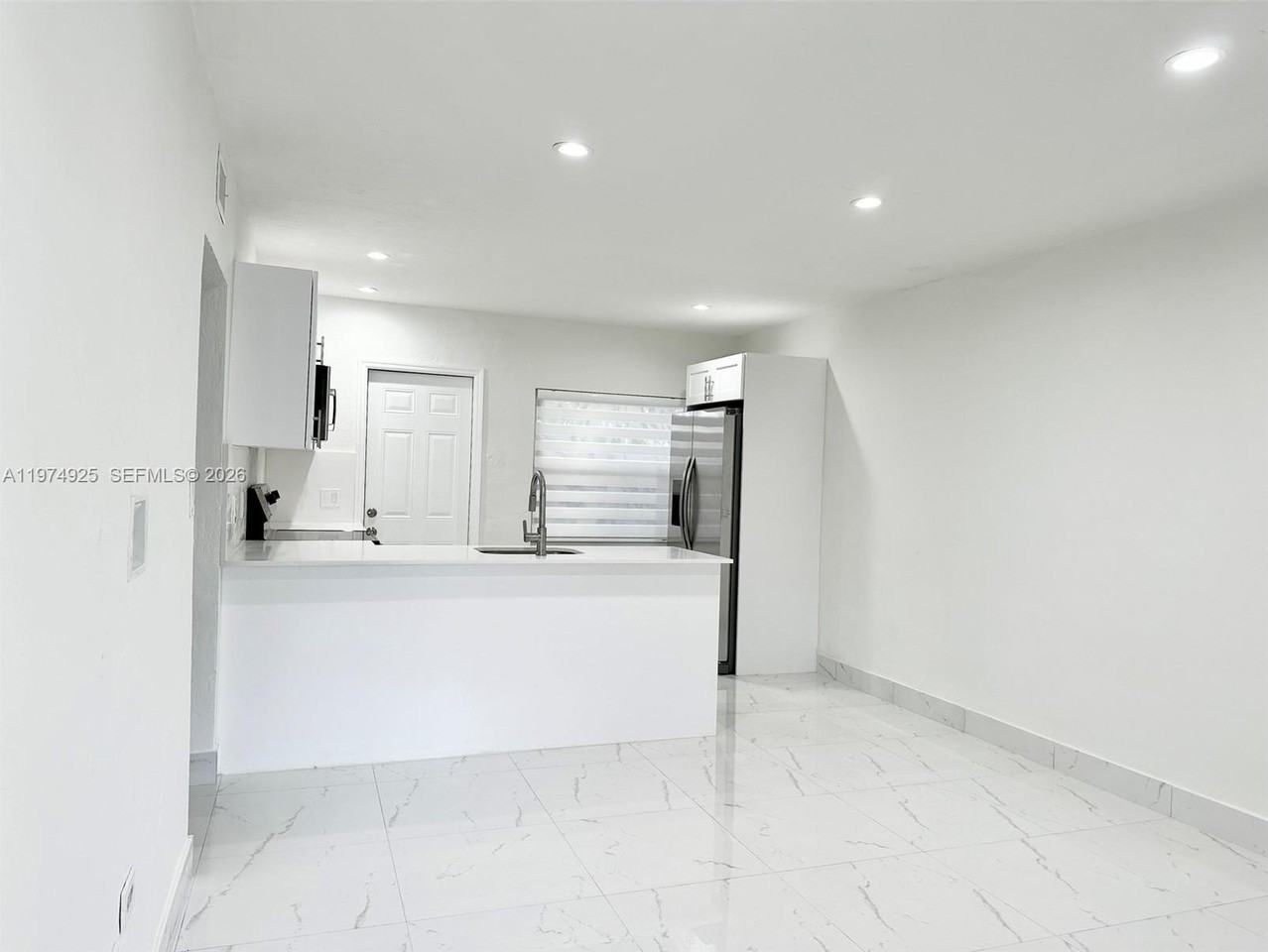 3461 Nw 6th St #3461 - Photo 4 of 20