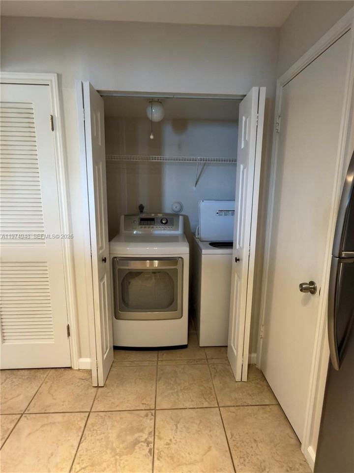 2647 Nw 33rd St #2306 - Photo 4 of 28