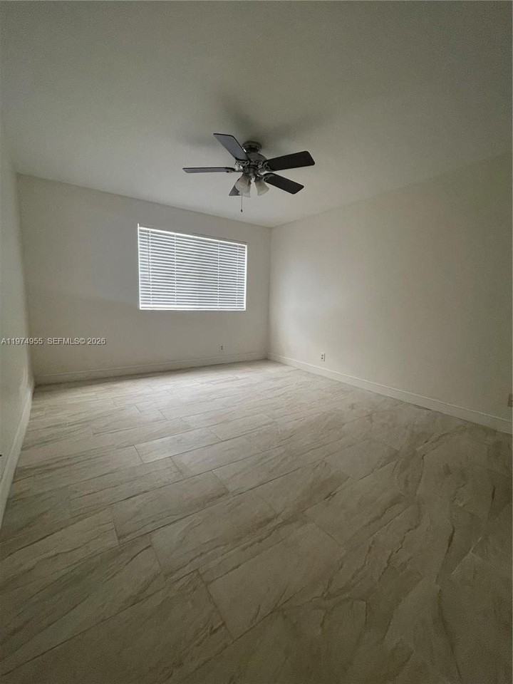 9701 Westview Dr #1424 - Photo 4 of 14