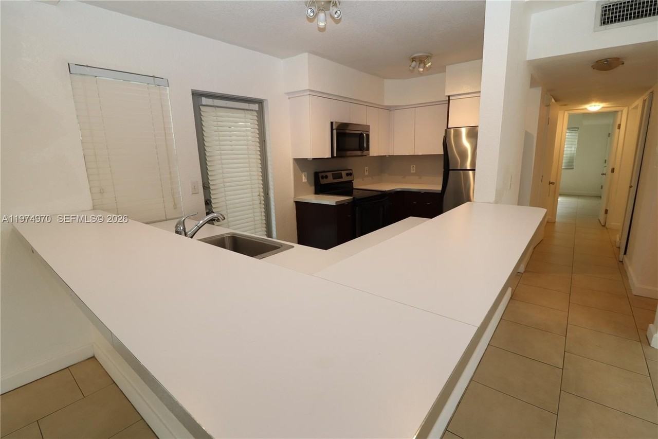 6835 Rue Versailles #205 - Photo 6 of 32