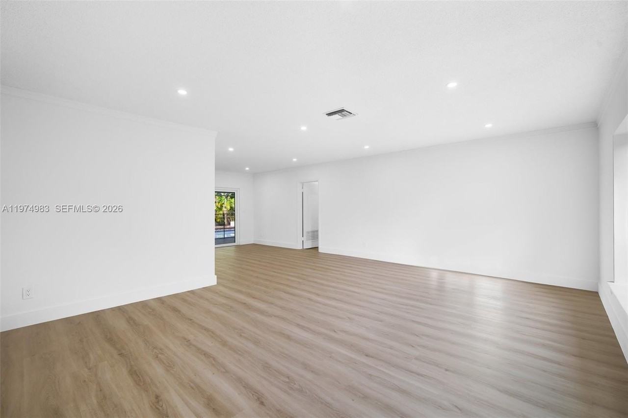 8265 Sw 145th St - Photo 4 of 42