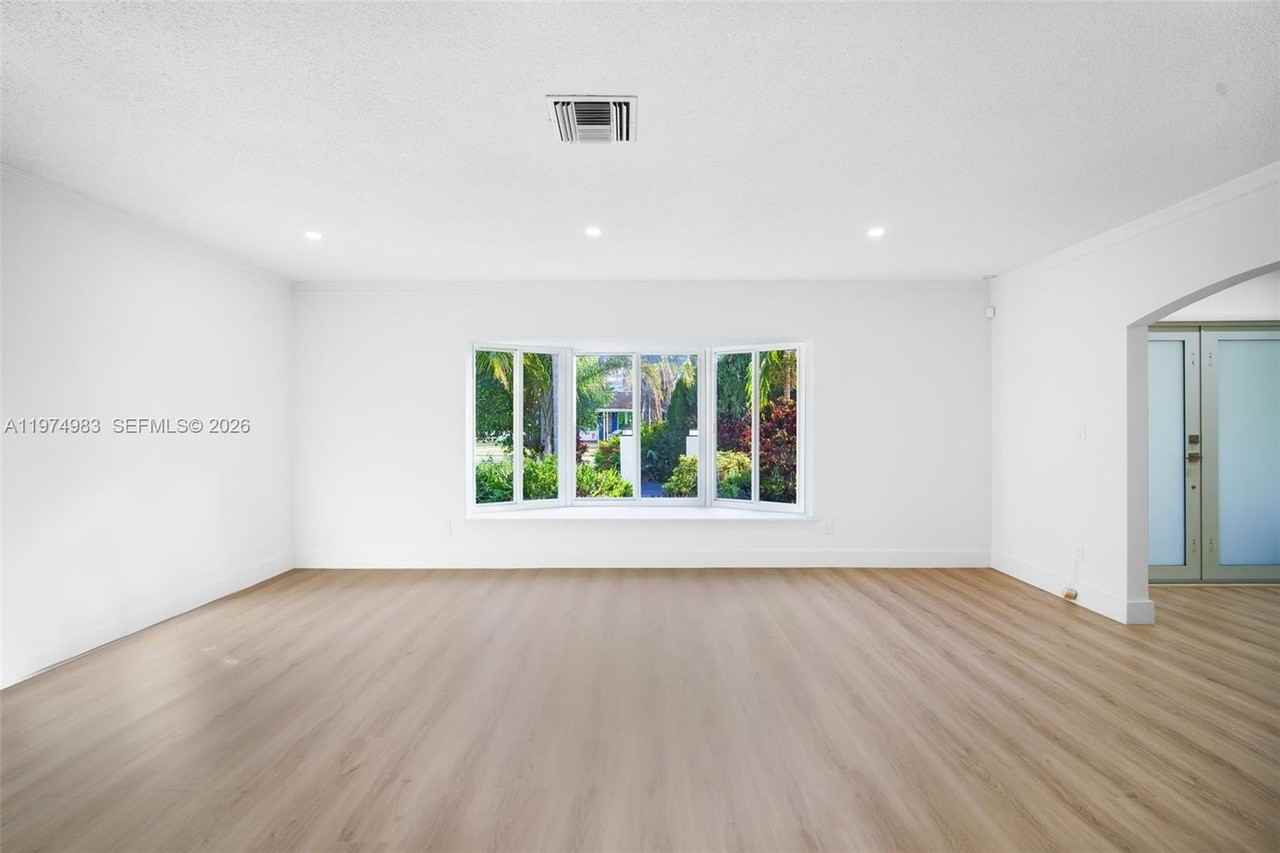 8265 Sw 145th St - Photo 6 of 42