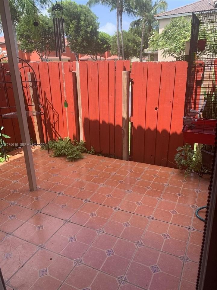 2211 Se 23rd Rd #2211 - Photo 6 of 39