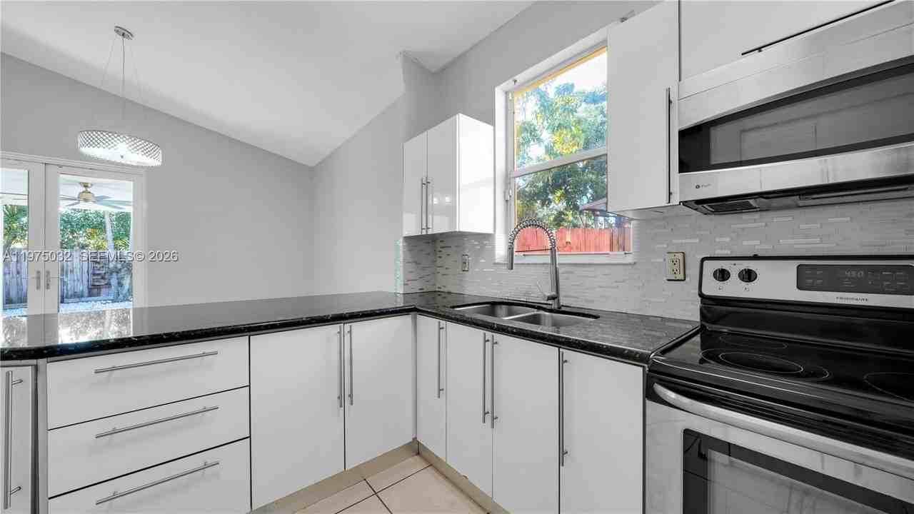 12896 Sw 54th Ct - Photo 6 of 22