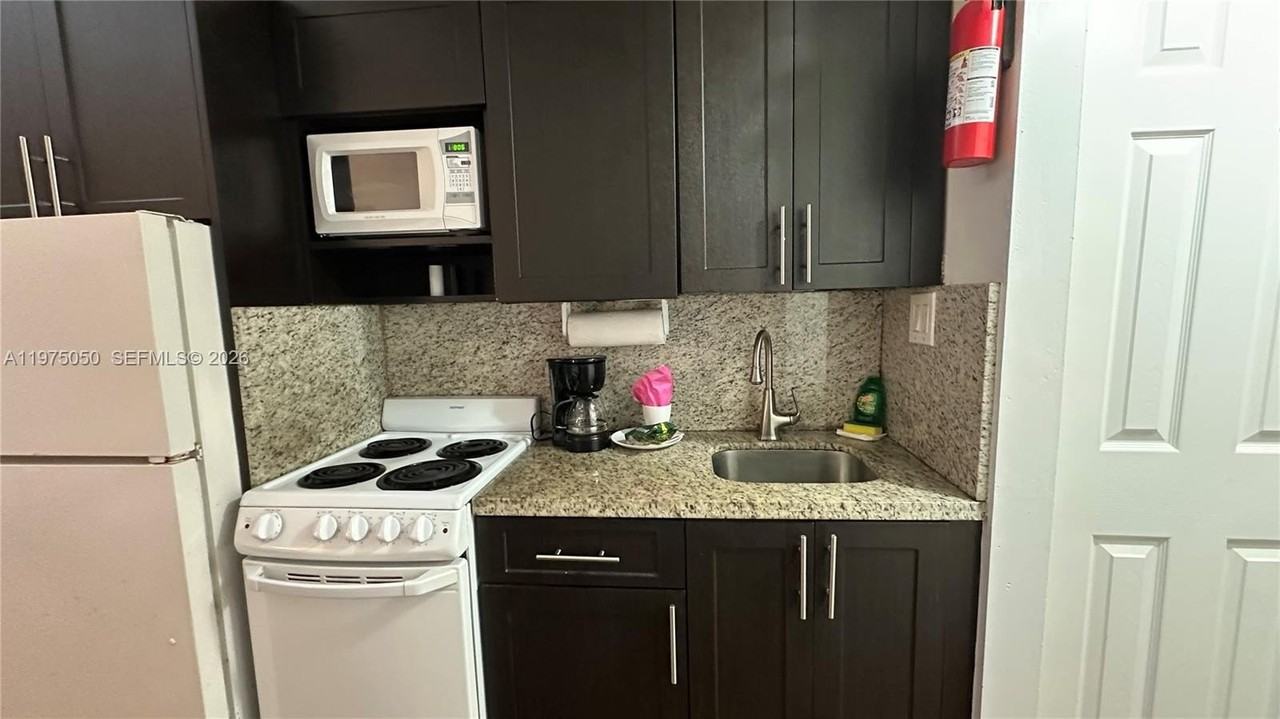 19201 Collins Ave #1029 - Photo 2 of 7