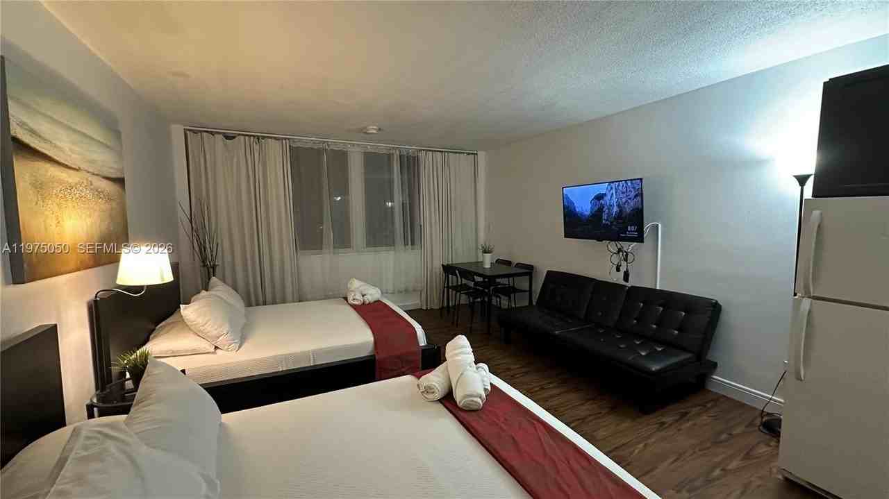 19201 Collins Ave #1029 - Photo 3 of 7