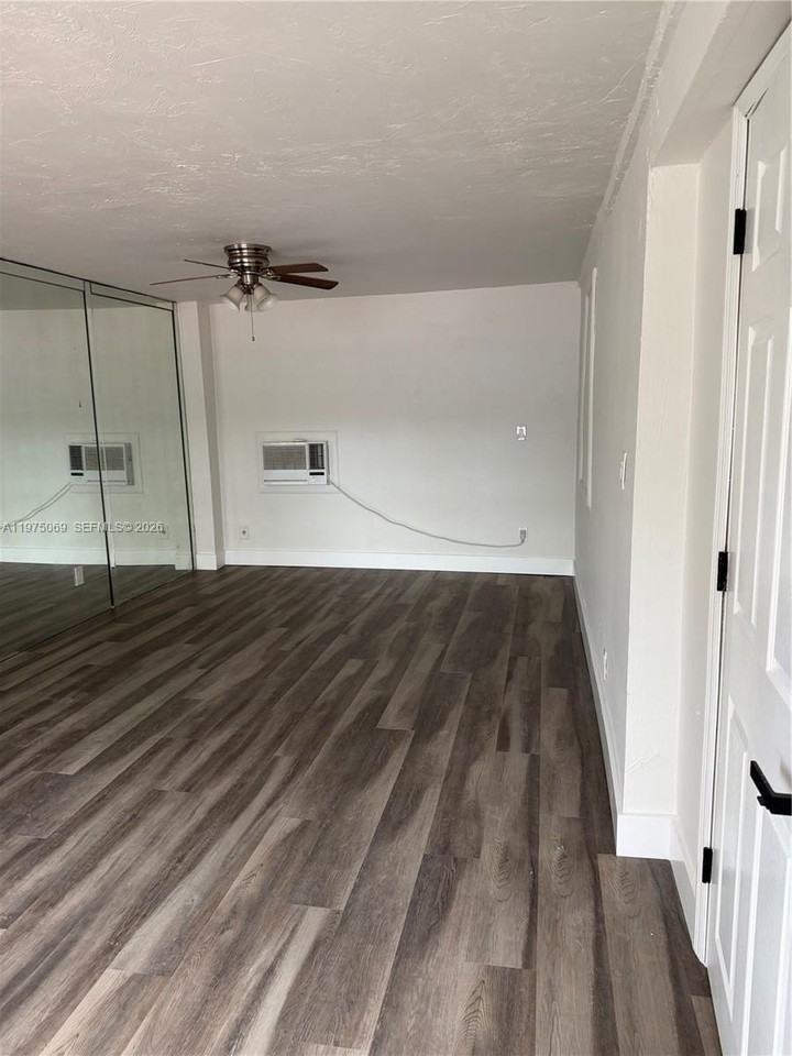 1325 Nw 124th St #1325 - Photo 3 of 6