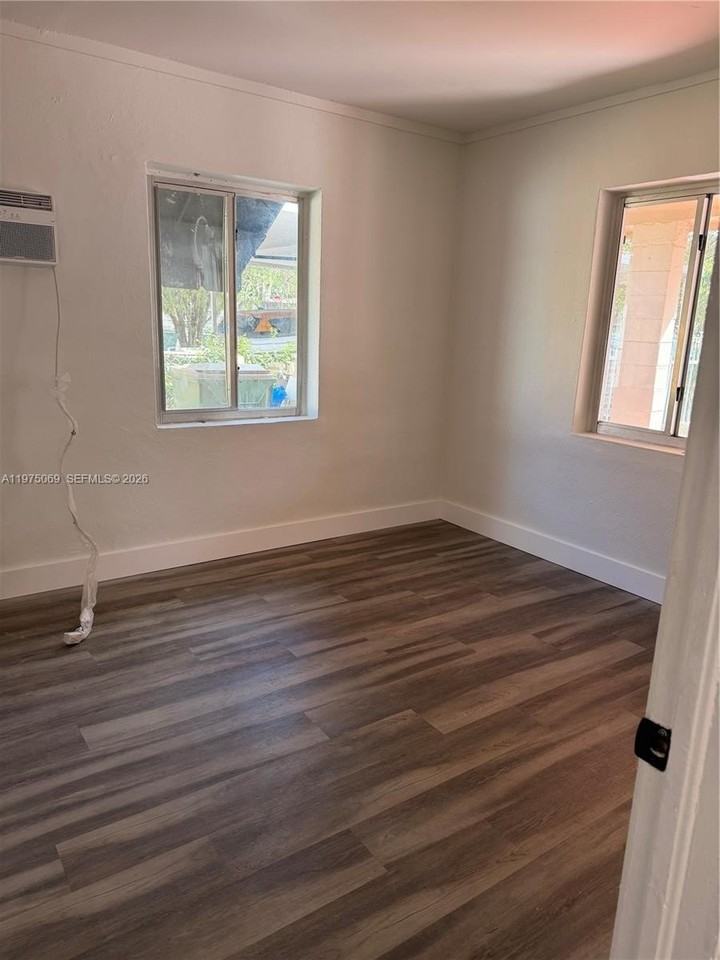 1325 Nw 124th St #1325 - Photo 4 of 6