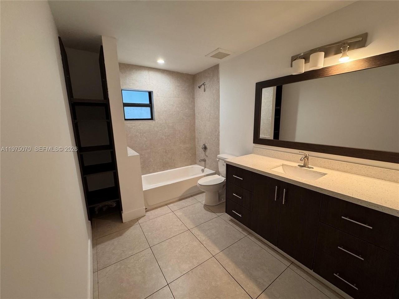 605 Nw 3rd Ave #E - Photo 3 of 8