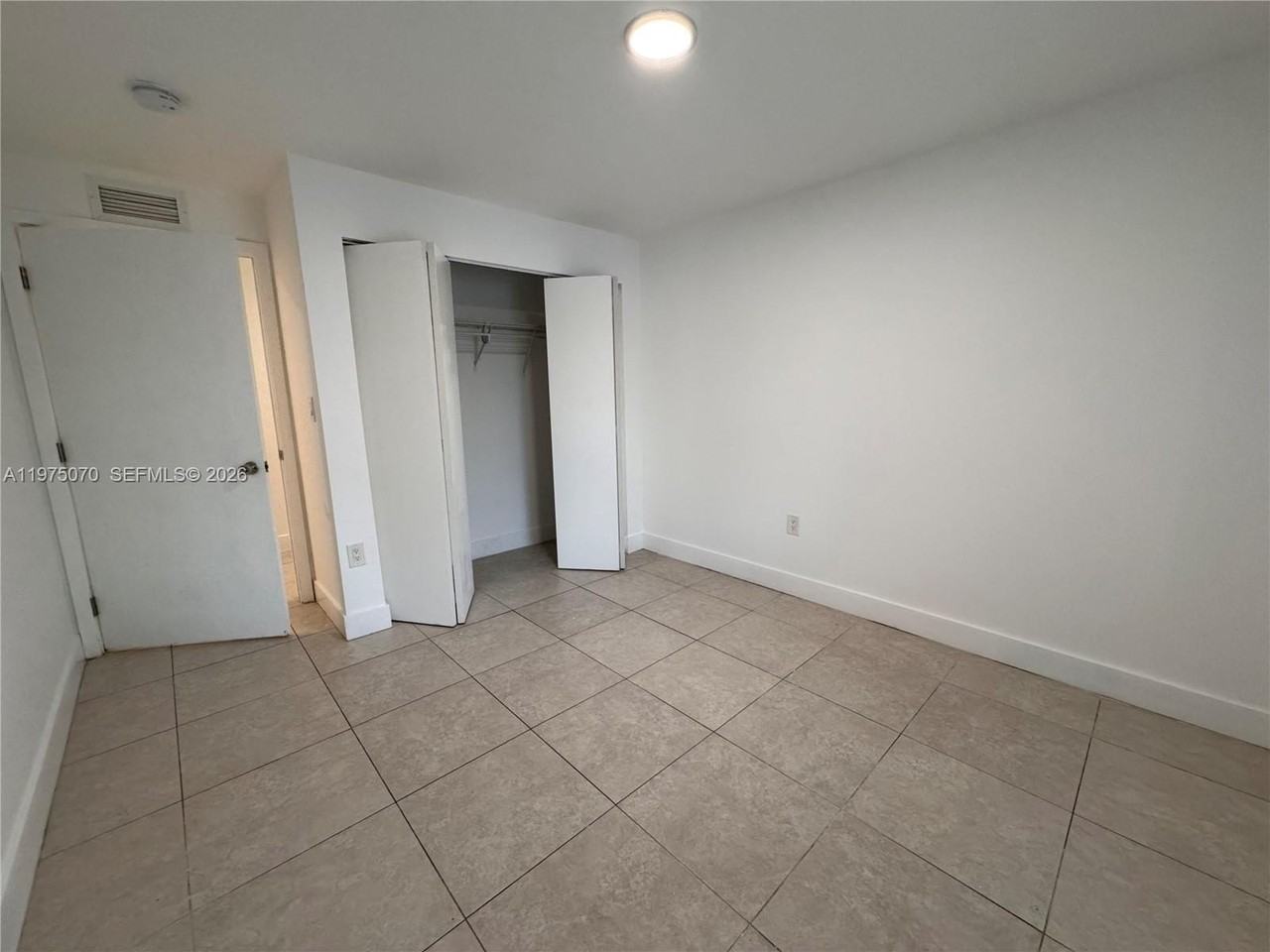 605 Nw 3rd Ave #E - Photo 7 of 8
