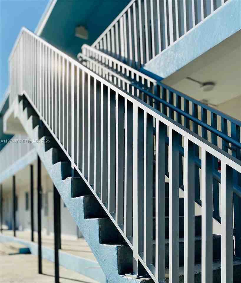 1560 Nw 1st Ct #8 - Photo 6 of 7