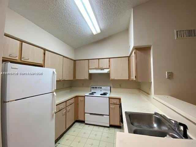 7630 Westwood Dr #327 - Photo 4 of 18