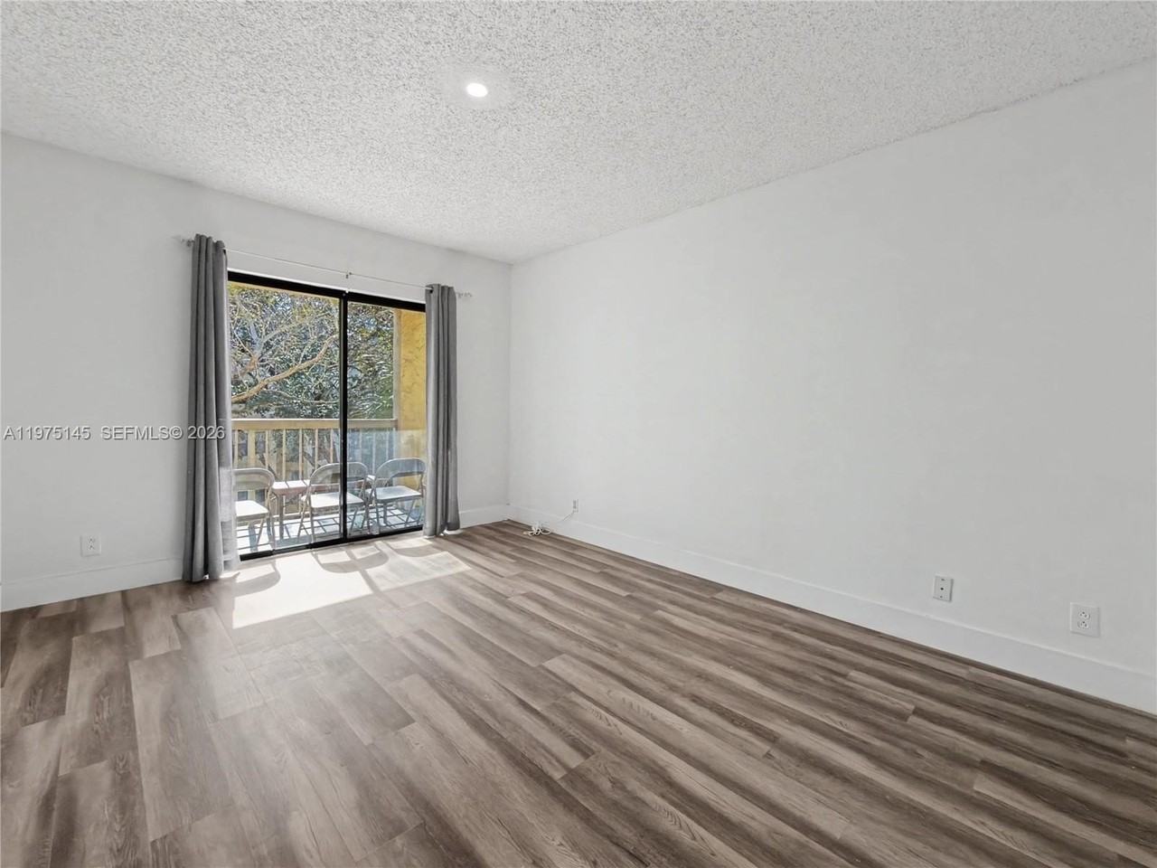 8120 Geneva Ct #453 - Photo 6 of 32