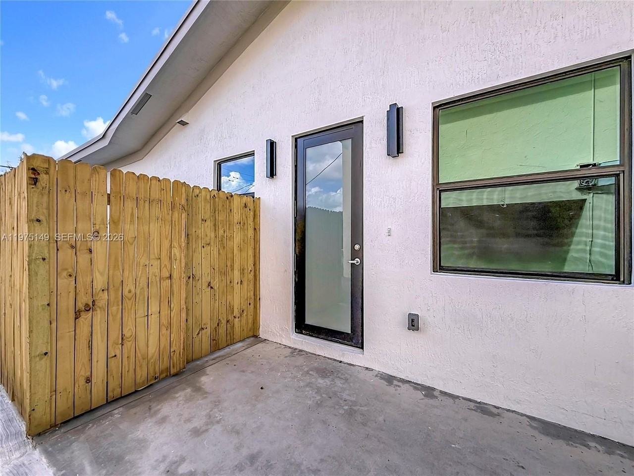 410 Nw 41st St #410 - Photo 4 of 37