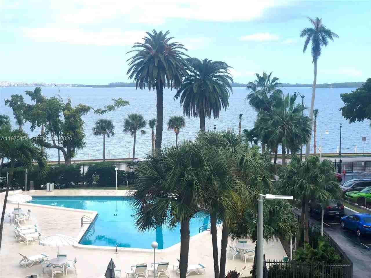 1408 Brickell Bay Dr #404